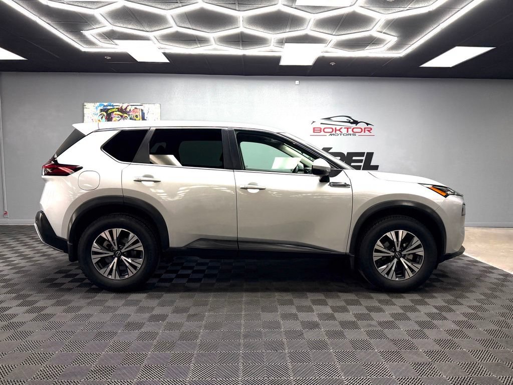 Used 2022 Nissan Rogue SV FWD image 17