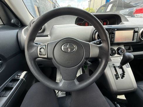 Used 2015 Scion xB FWD image 12