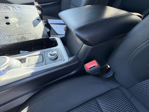 Used 2023 Ford Explorer XLT image 47