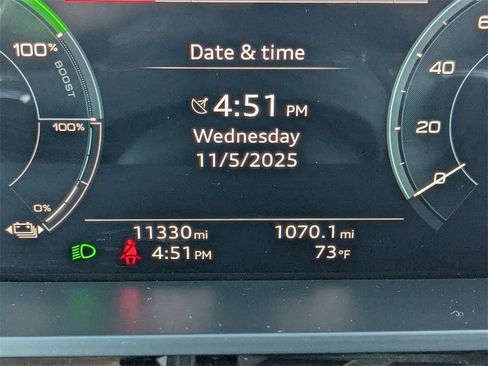 Used 2024 Audi Q8 e-tron Premium Plus w/ Premium Plus Package image 34