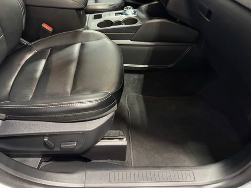 Used 2025 Ford Escape Platinum image 47