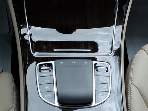 Used 2021 Mercedes-Benz GLC 300 image 21