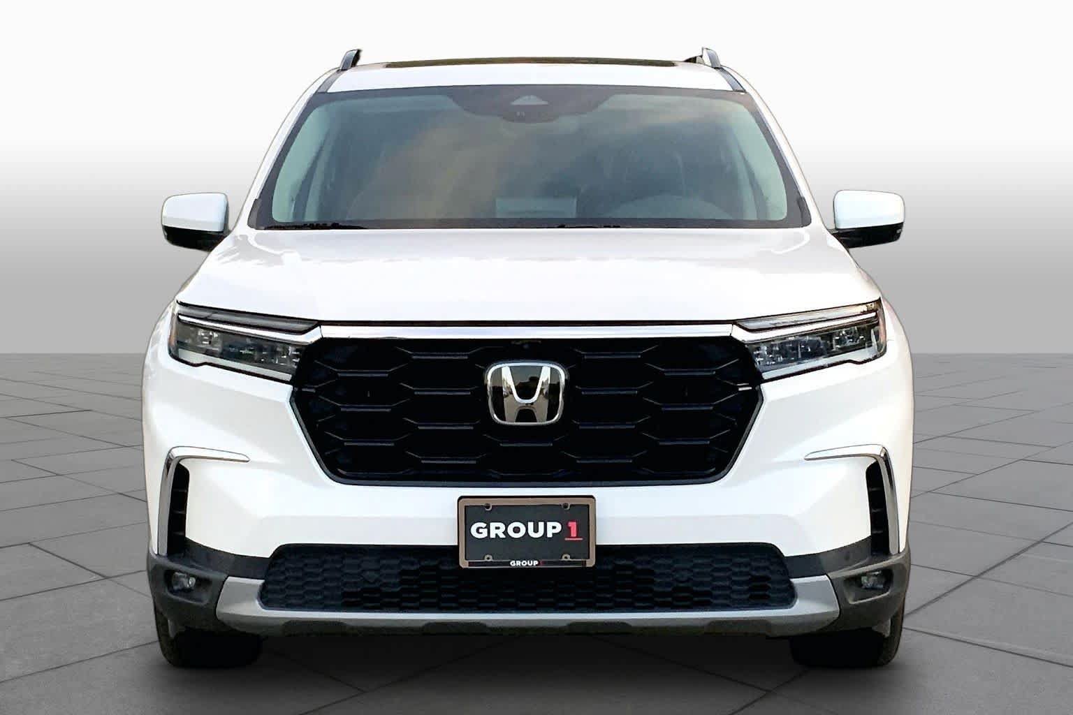 Used 2023 Honda Pilot Elite image 4