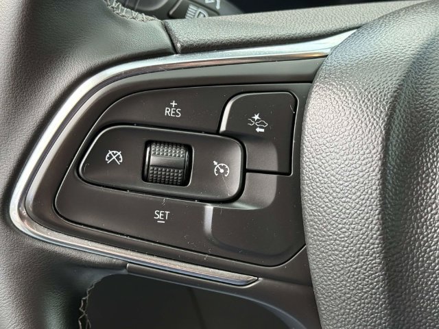 Used 2025 Buick Encore GX Preferred AWD/4WD image 21