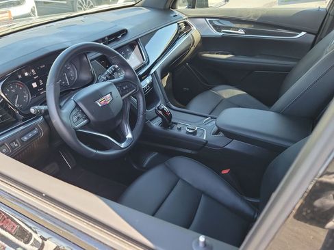 Used 2025 Cadillac XT6 Sport w/ Technology Package image 10