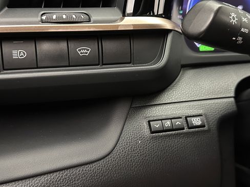 Used 2023 Toyota Crown XLE image 22