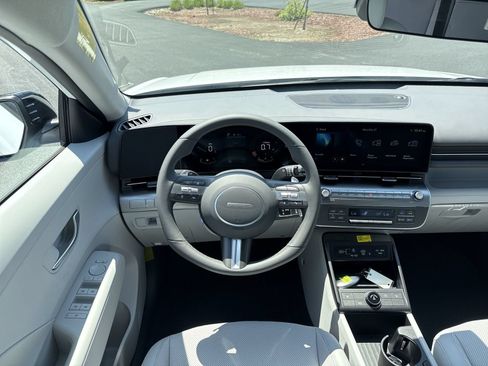 New 2026 Hyundai Kona SEL Premium AWD/4WD image 17