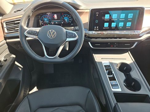 New 2026 Volkswagen Atlas SE image 9
