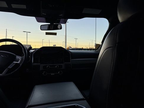 Used 2022 Ford F350 Lariat w/ Black Appearance Package image 24