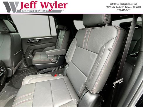 New 2026 Chevrolet Suburban RST w/ RST Capability Package AWD/4WD image 18