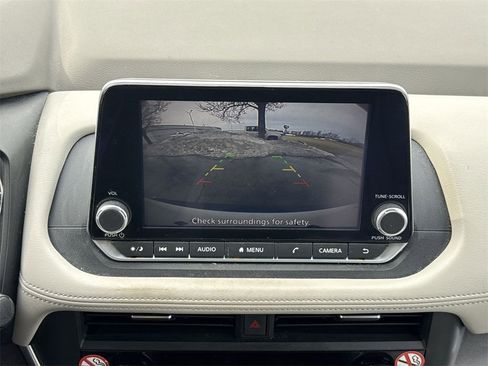 Used 2023 Nissan Rogue SV image 23