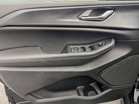 New 2025 Jeep Grand Cherokee Laredo image 14