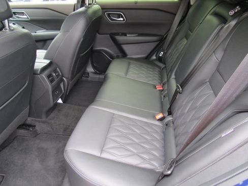 Certified 2023 Nissan Rogue Platinum AWD/4WD image 17