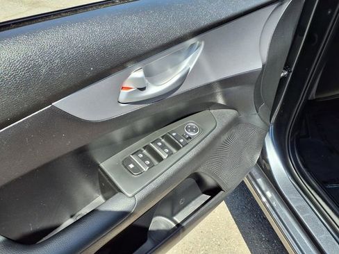 Used 2023 Kia Forte LXS FWD image 13