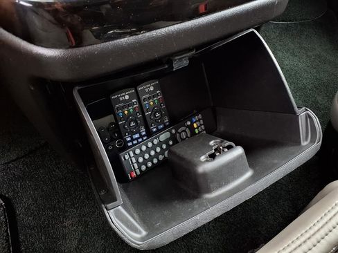 Used 2020 GMC Savana 2500 w/ Enhanced Convenience Package image 17