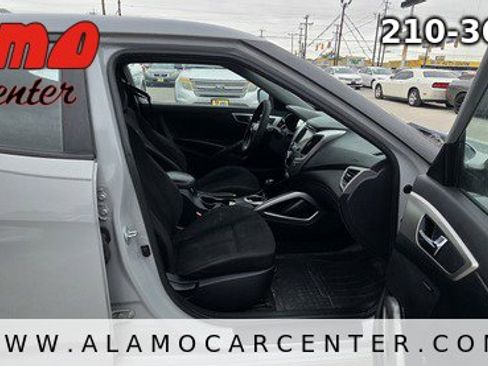 Used 2013 Hyundai Veloster RE:MIX Edition FWD image 14