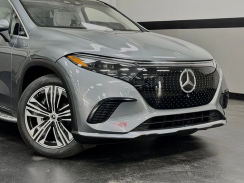 Certified 2023 Mercedes-Benz EQS 450+ 4MATIC SUV w/ Exclusive Trim Package image 3