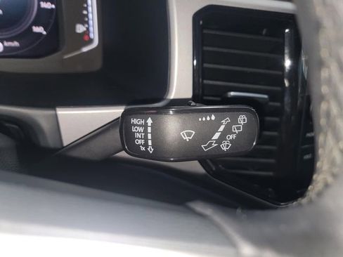 Used 2020 Volkswagen Atlas Cross Sport SEL Premium image 17