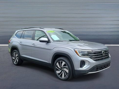 Used 2024 Volkswagen Atlas SE FWD image 2
