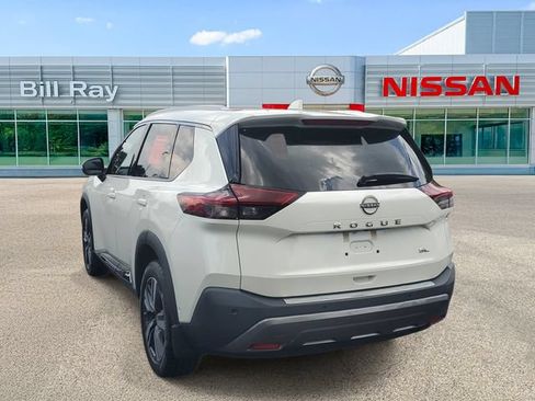 Certified 2023 Nissan Rogue SL w/ SL Premium Package FWD image 3