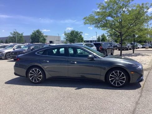 Certified 2023 Hyundai Sonata Limited w/ Cargo Package FWD image 4