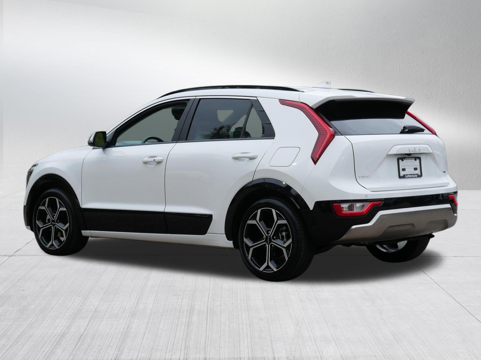 Certified 2025 Kia Niro EX Touring FWD image 5
