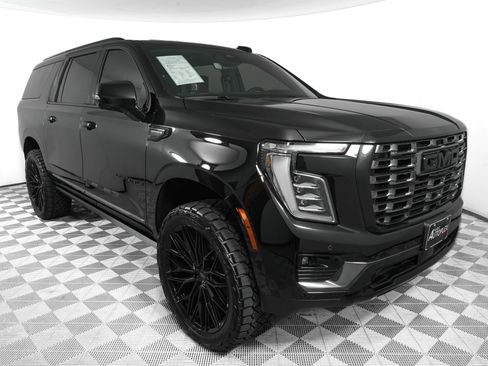Used 2026 GMC Yukon XL Denali Ultimate AWD/4WD image 3