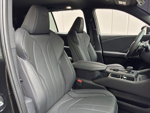 Used 2025 Lexus TX 500h AWD w/ Technology Package image 37