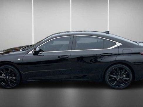 Used 2023 Lexus ES 300h F Sport image 7