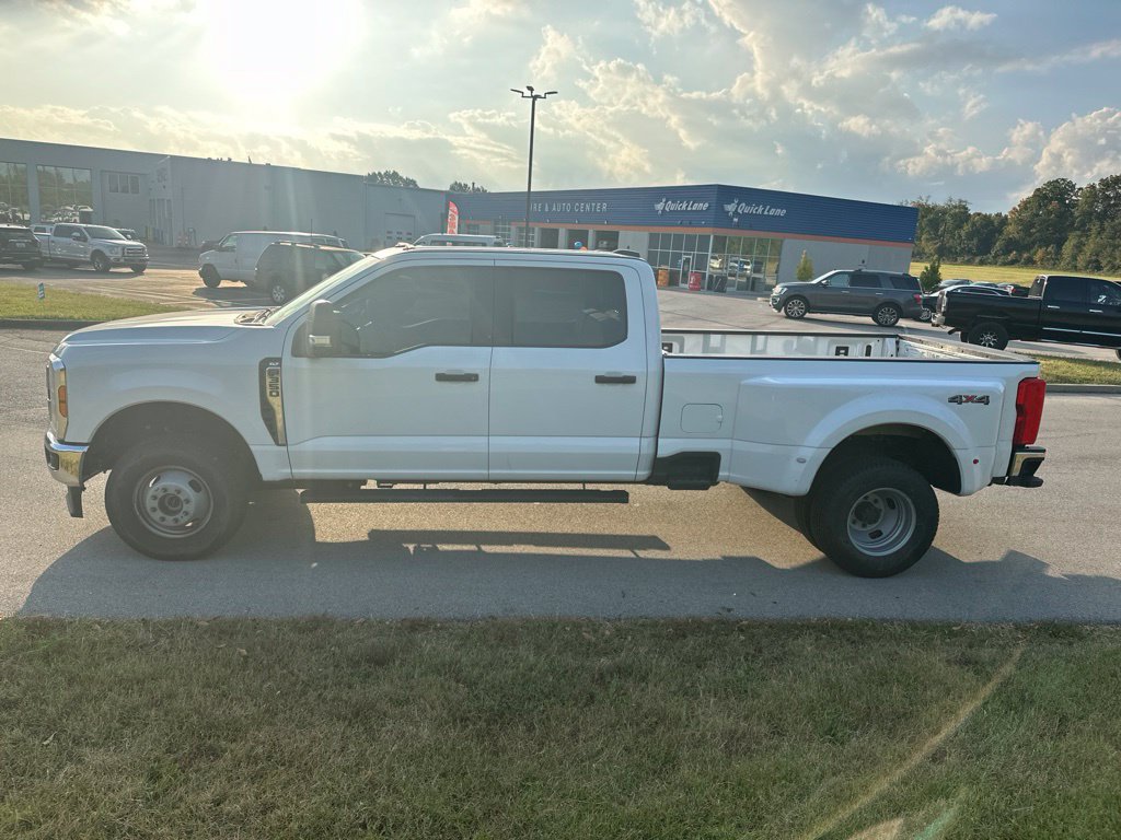 Used 2025 Ford F350 XLT AWD/4WD image 9