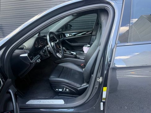 Used 2018 Porsche Panamera image 4