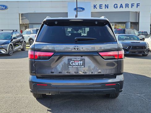 Used 2025 Toyota Sequoia SR5 AWD/4WD image 7