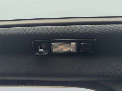 Used 2017 Land Rover Range Rover Evoque SE image 37