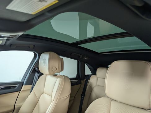 Certified 2026 Porsche Macan AWD/4WD image 19