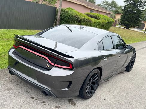 Used 2019 Dodge Charger Scat Pack w/ Dynamics Package image 5