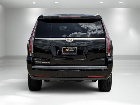 Used 2019 Cadillac Escalade Luxury AWD/4WD image 8