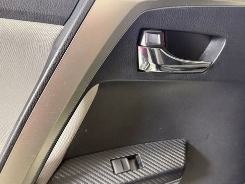 Used 2014 Toyota RAV4 XLE image 23