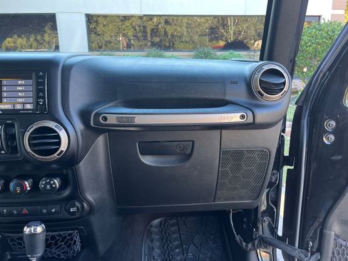 Used 2017 Jeep Wrangler 75th Anniversary image 24