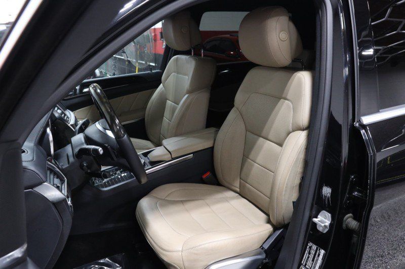 Used 2015 Mercedes-Benz GL 550 4MATIC image 36