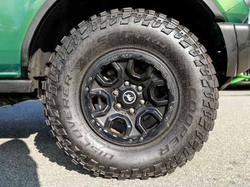 Used 2022 Ford Bronco Badlands w/ Sasquatch Package AWD/4WD image 14