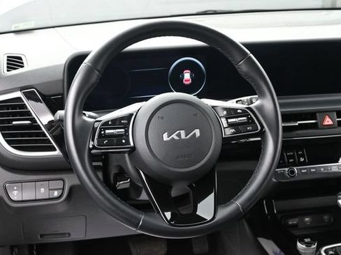 Used 2024 Kia Seltos S AWD/4WD image 28
