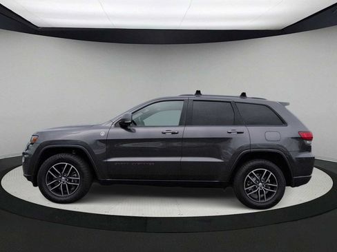 Used 2017 Jeep Grand Cherokee Trailhawk AWD/4WD image 5