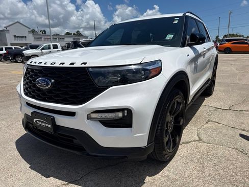 Used 2023 Ford Explorer ST-Line w/ Class IV Trailer Tow Package RWD image 3