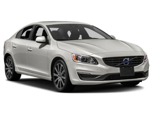 Used 2015 Volvo S60 T5 Platinum image 9