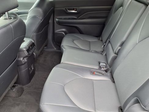Used 2024 Toyota Grand Highlander XLE image 29