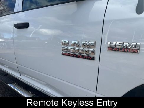 Used 2016 RAM 2500 Tradesman w/ Chrome Appearance Group AWD/4WD image 13