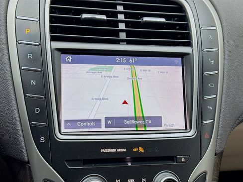 Used 2019 Lincoln Nautilus Reserve image 9