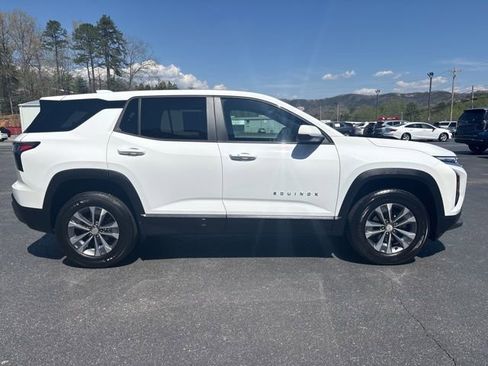 Used 2026 Chevrolet Equinox LT w/ Convenience Package II image 3