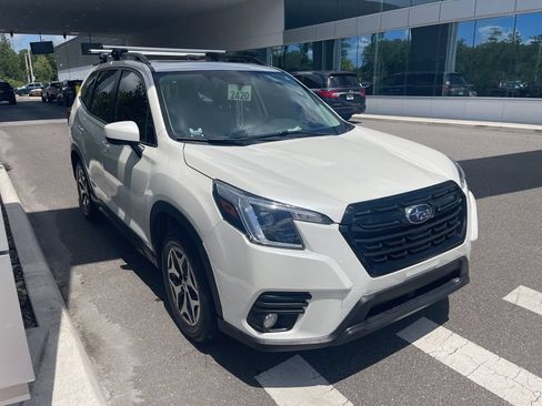 Certified 2023 Subaru Forester Premium AWD/4WD image 3