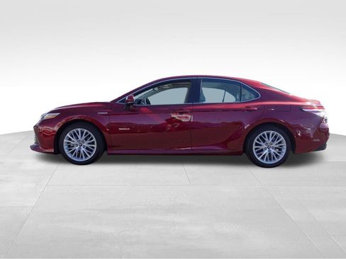 Certified 2018 Toyota Camry XLE w/ Audio Package image 7